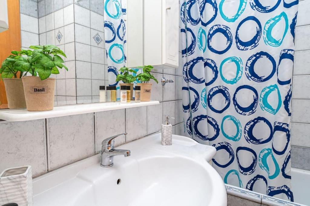 Finas Penthouse,Private Terrace,Great View,Mins From Sea Apartment Kavála Luaran gambar