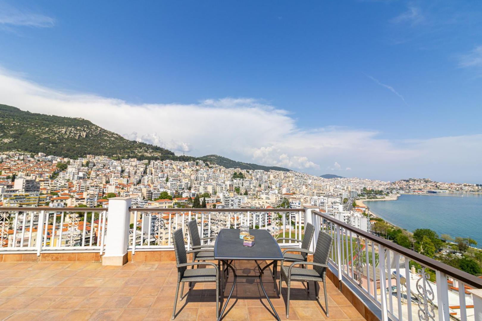 Finas Penthouse,Private Terrace,Great View,Mins From Sea Apartment Kavála Luaran gambar