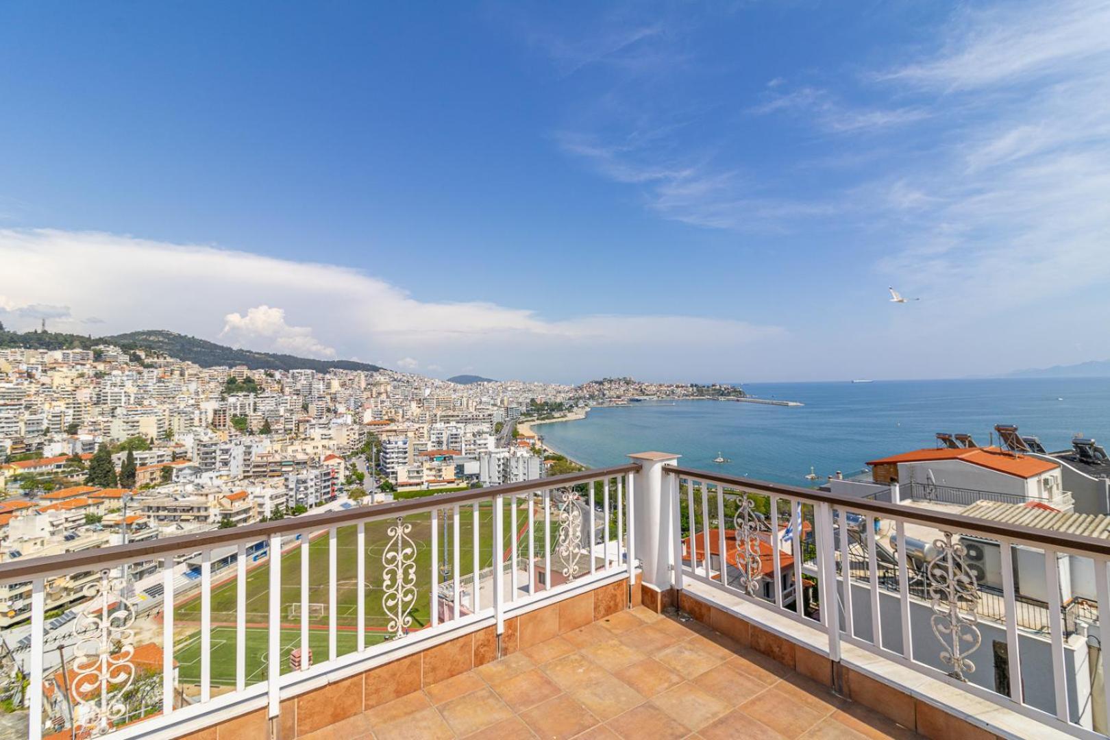 Finas Penthouse,Private Terrace,Great View,Mins From Sea Apartment Kavála Luaran gambar